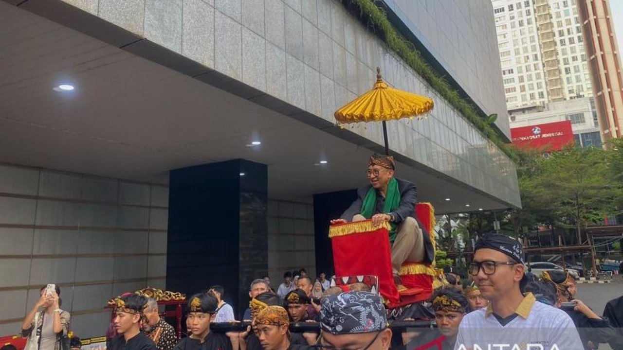 Menteri Kebudayaan Fadli Zon menekankan pentingnya Transformasi Museum dengan sentuhan teknologi modern untuk menarik minat masyarakat. Bagaimana inovasi digital dapat menghidupkan kembali narasi sejarah?