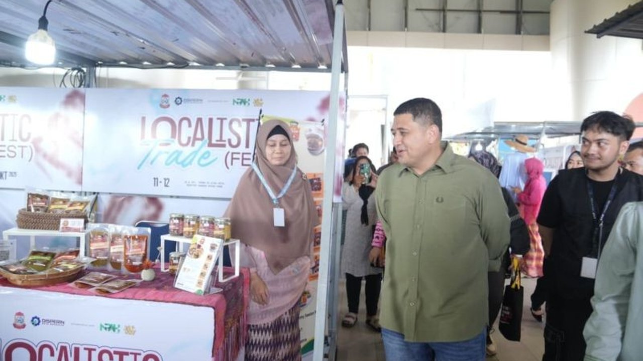 Wali Kota Makassar Munafri Arifuddin berkomitmen mengalokasikan 50% APBD untuk produk lokal, dengan fokus pada APBD UMKM Makassar, demi memajukan ekonomi daerah dan membuat pembaca penasaran.