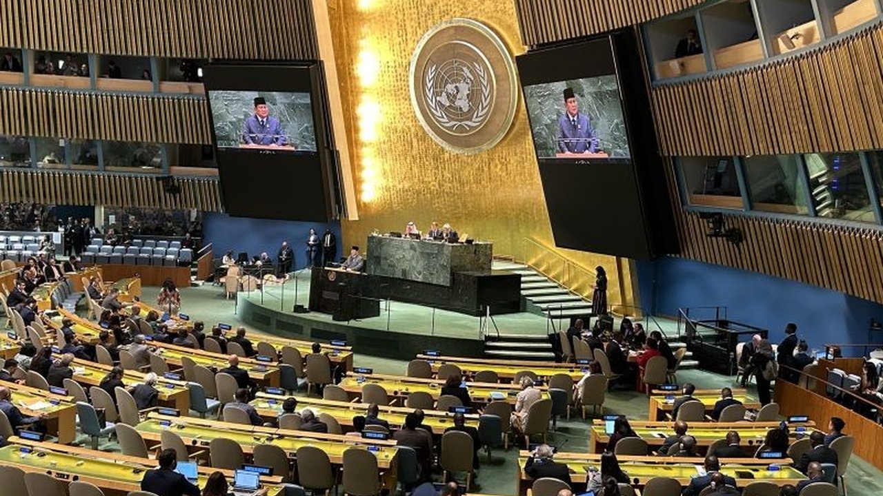Langkah Diplomasi Prabowo Palestina yang gigih, mulai dari tawaran rumah sakit lapangan hingga seruan di PBB, kini membuahkan hasil nyata. Konflik Gaza mereda, Hamas dan Israel sepakat berdamai.