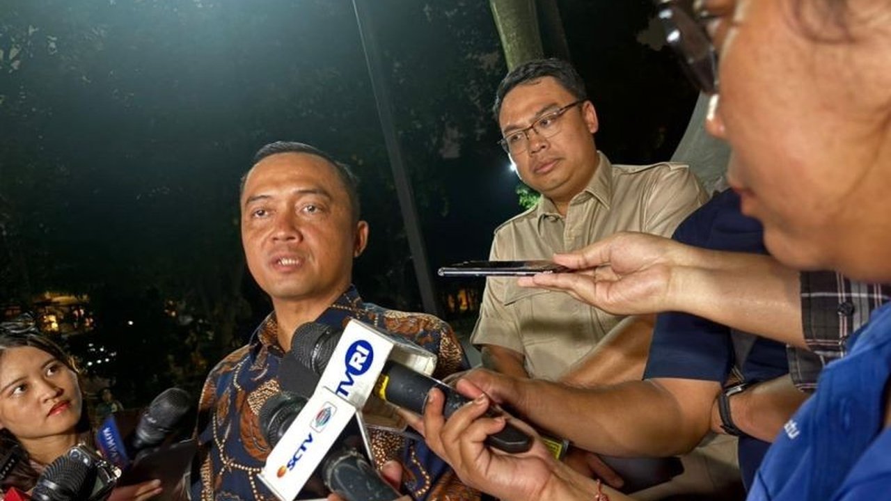 Pemerintah tegaskan tidak akan gunakan APBN untuk utang Whoosh. Skema Non-APBN Whoosh melibatkan Danantara sedang disiapkan, bagaimana detailnya?