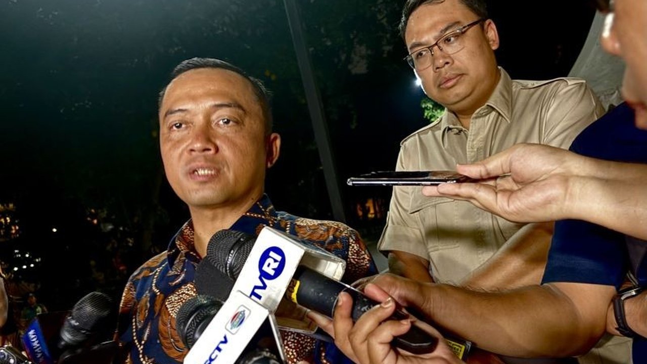 Presiden Prabowo Subianto panggil menteri bahas evaluasi DHE di Kertanegara. Efektivitas PP Nomor 8 Tahun 2025 dinilai belum optimal, ada celah yang perlu diperbaiki.