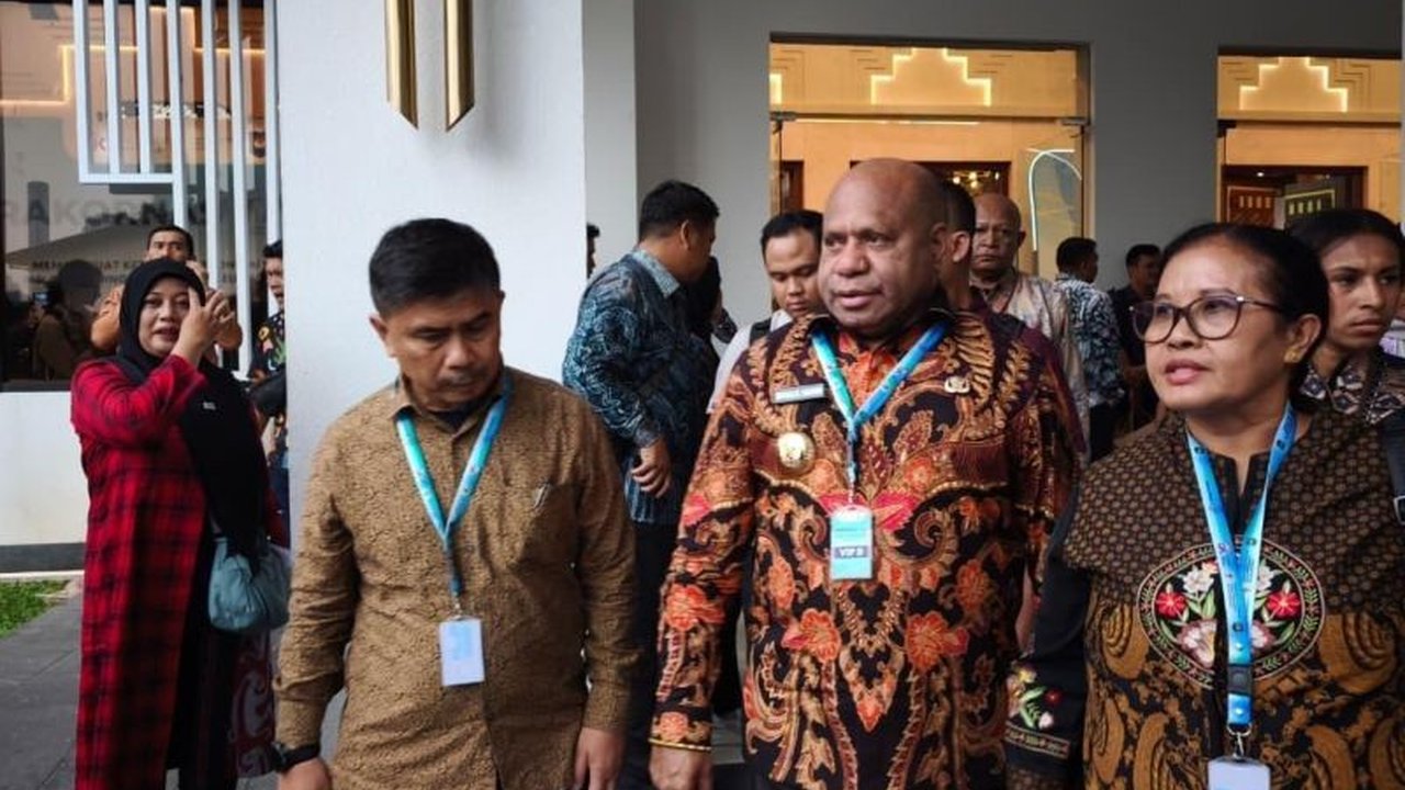 Provinsi Papua berhasil masuk nominasi TPAKD Award 2025 dari OJK, sebuah langkah besar untuk memperkuat akses keuangan dan mendorong pertumbuhan ekonomi inklusif di daerah.
