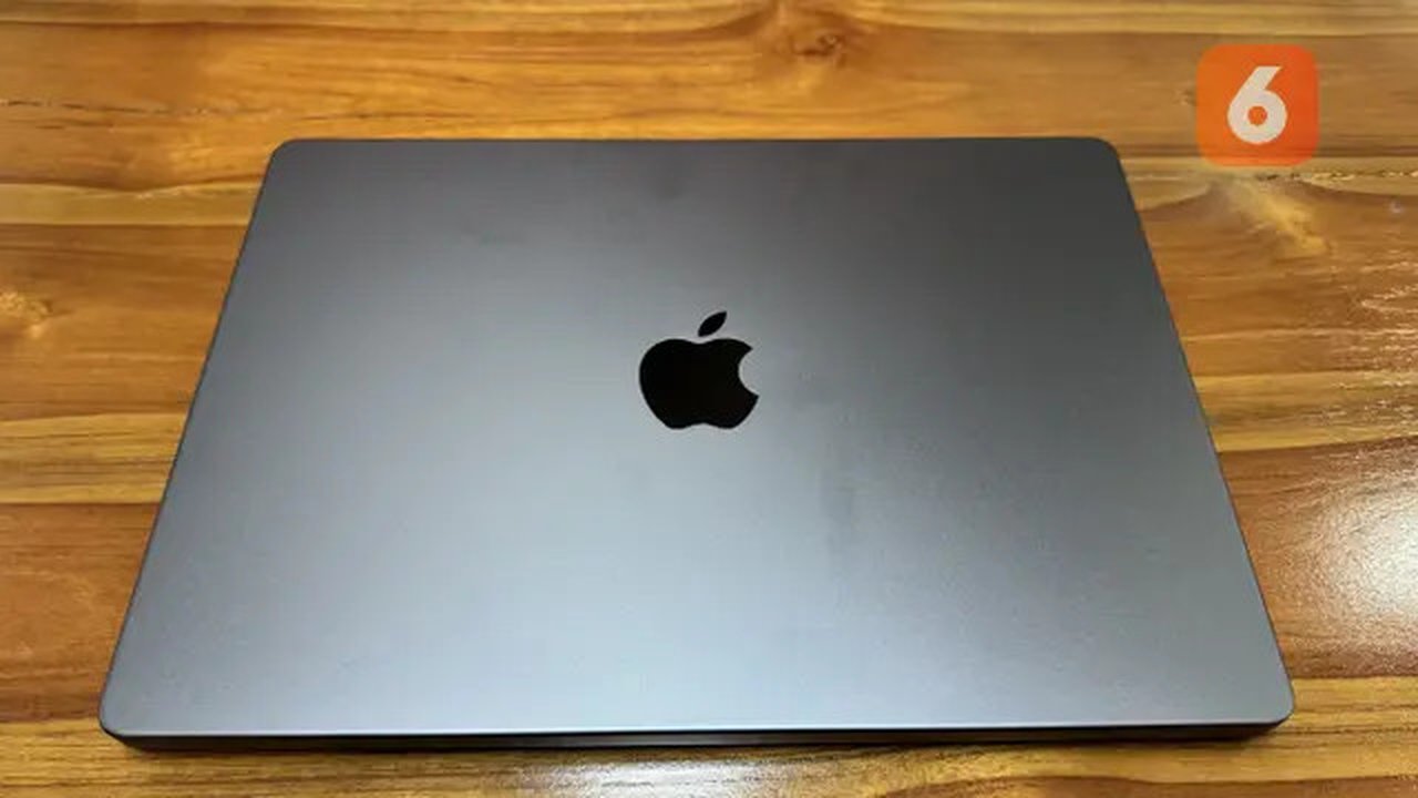 MacBook Pro M4 dengan varian warna Cosmic Black. (Liputan6.com/ Agustinus Mario Damar)