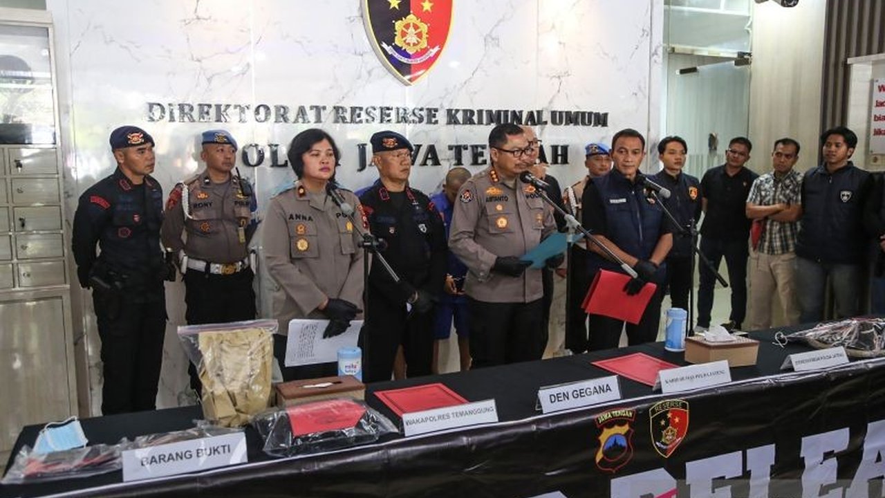 Petugas gabungan berhasil meringkus tiga pelaku penganiayaan Demak yang menyebabkan seorang pemuda tewas dalam waktu kurang dari 24 jam. Apa motif di balik kejadian tragis ini?
