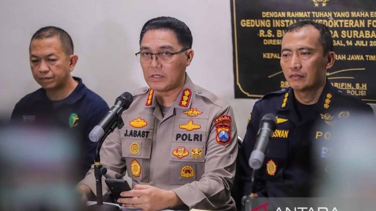 Polda Jatim bergerak cepat dalam penyidikan kasus ambruknya mushalla Ponpes Al Khoziny, mulai memeriksa saksi untuk mengungkap dugaan pidana dan mencari kebenaran di balik insiden tersebut.