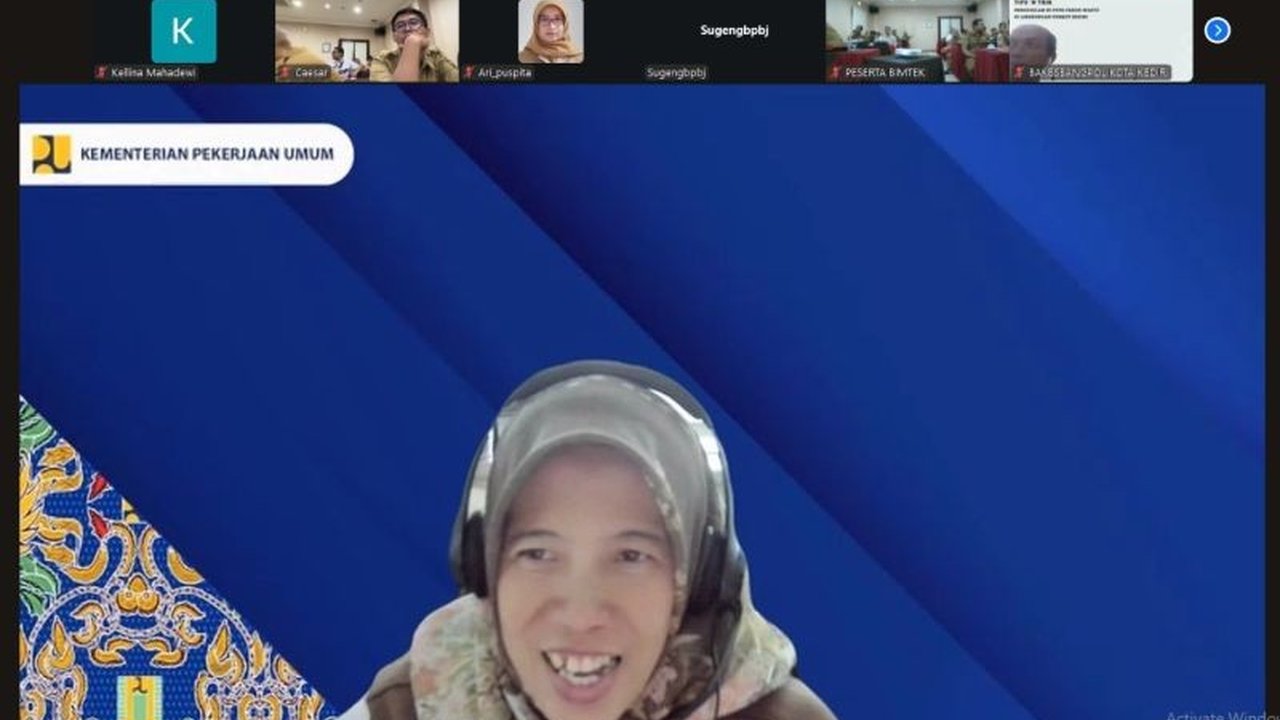 Pemerintah Kota Kediri serius tingkatkan efisiensi pengadaan barang dan jasa dengan adopsi e-katalog V6. Simak mengapa versi terbaru ini krusial dan bagaimana dampaknya!