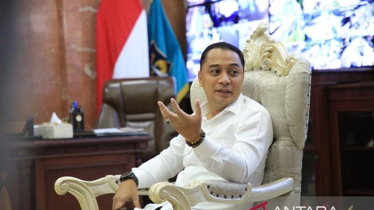 Pemerintah Kota Surabaya menggandeng Ikatan Alumni ITS untuk melakukan audit struktur bangunan ponpes di seluruh Jawa Timur, menyusul insiden ambruknya bangunan di Sidoarjo. Langkah proaktif ini diambil untuk mencegah tragedi serupa terulang.