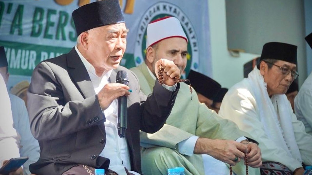 Jaringan Kiai Santri Nasional (JKSN) melayangkan kecaman keras terhadap Trans7 atas tayangan yang dinilai menyudutkan pesantren, bahkan berpotensi fitnah massal. Ada apa sebenarnya?