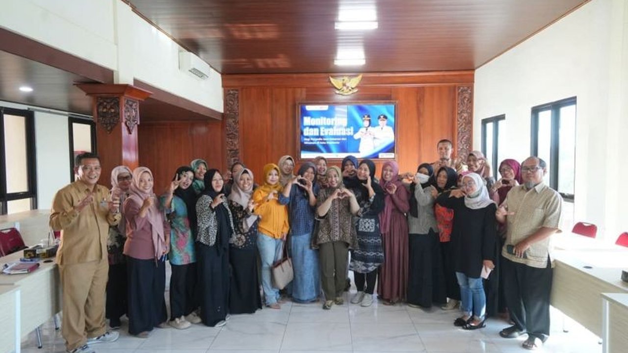 Wali Kota Mojokerto Ika Puspitasari mendesak ribuan UMKM makanan dan minuman untuk segera menuntaskan proses **UMKM Mojokerto E-Katalog**, kunci utama jadi penyedia resmi pemerintah.