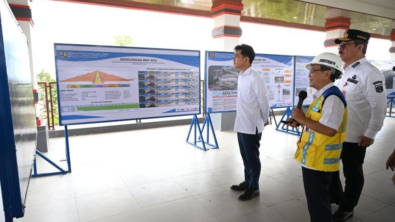 Wakil Presiden Gibran Rakabuming Raka meninjau pembangunan Bendungan Way Apu di Pulau Buru, Maluku, proyek strategis nasional yang ditargetkan rampung 2026. Apa saja manfaatnya?
