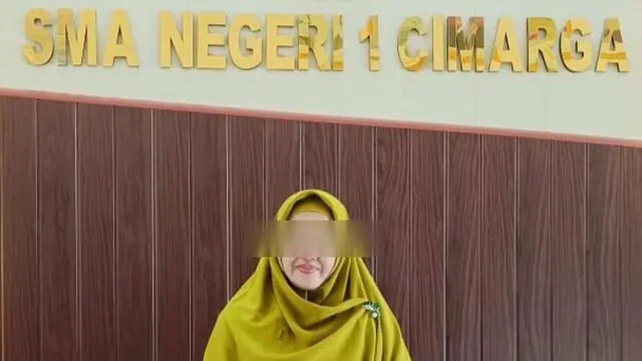 Foto Kepala Sekolah SMAN 1 Cimarga. (Sumber foto: laman SMAN 1 Cimarga).