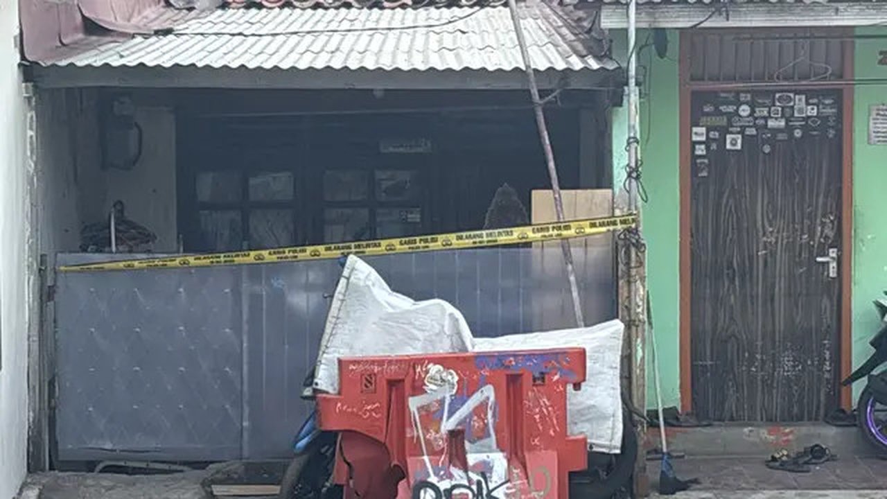 Rumah kontrakan suami bakar istri di Jakarta Timur. (Liputan6.com/Ady Anugrahadi)