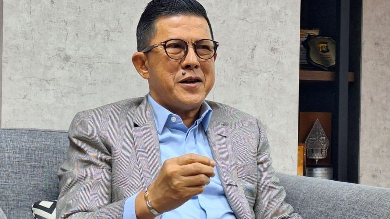 Anggota Komisi III DPR RI mendesak aparat penegak hukum menindak tegas pelaku penyimpangan impor yang merugikan negara dan industri dalam negeri.