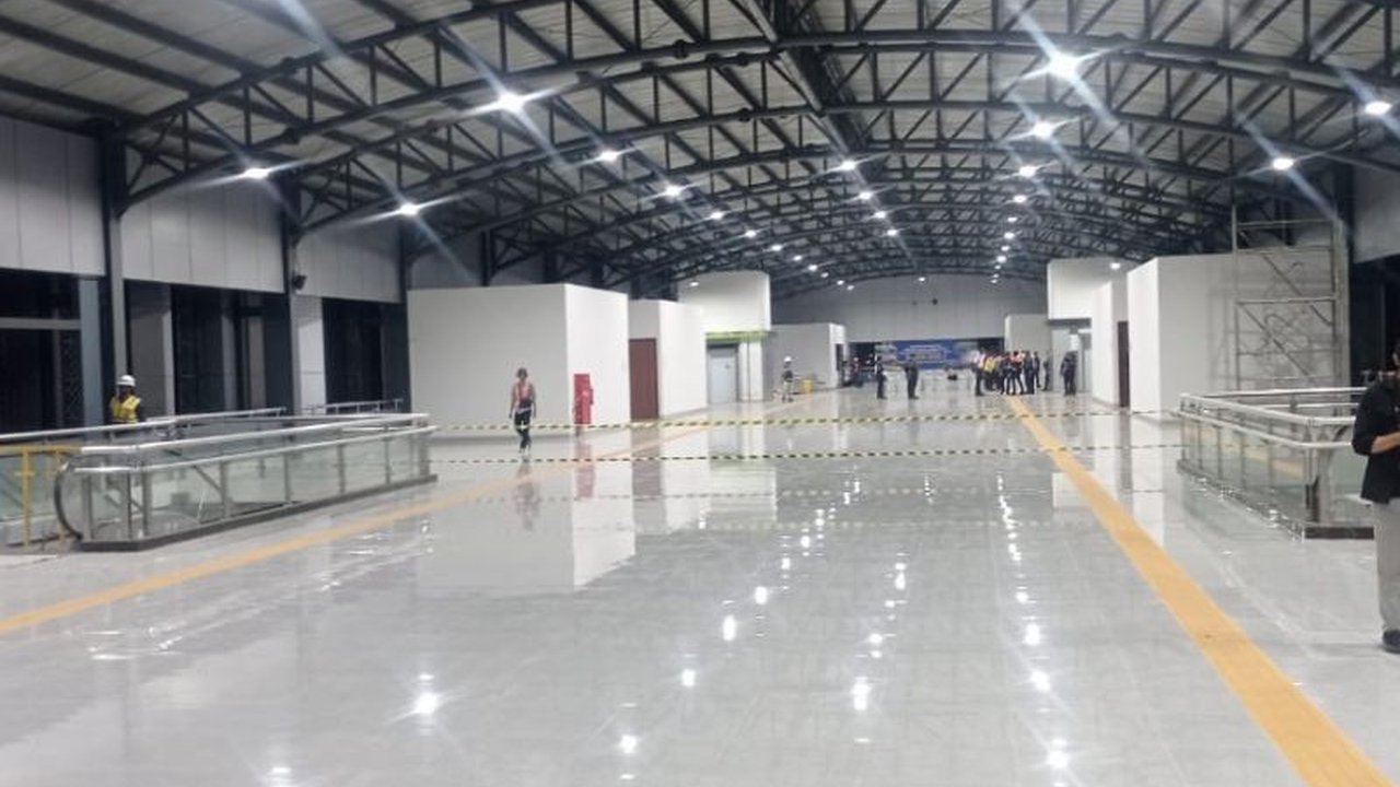 Pembangunan Stasiun Rangkasbitung Ultimate di Lebak, Banten, yang akan mampu menampung 83 ribu penumpang per hari, ditargetkan selesai pada Desember 2025. Proyek ini menjanjikan peningkatan signifikan dalam layanan transportasi kereta api.