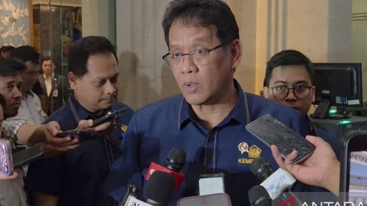 Menteri Keuangan Purbaya optimistis Danantara mampu melunasi utang proyek KCIC Whoosh tanpa APBN, berkat kekuatan finansial dari dividen BUMN. Bagaimana skemanya?
