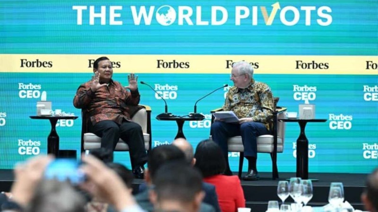 Sekretaris Kabinet mencatat 8 poin penting dari Dialog Prabowo-Forbes, mulai dari kepemimpinan global hingga program Makan Bergizi Gratis yang menarik perhatian. Simak selengkapnya!