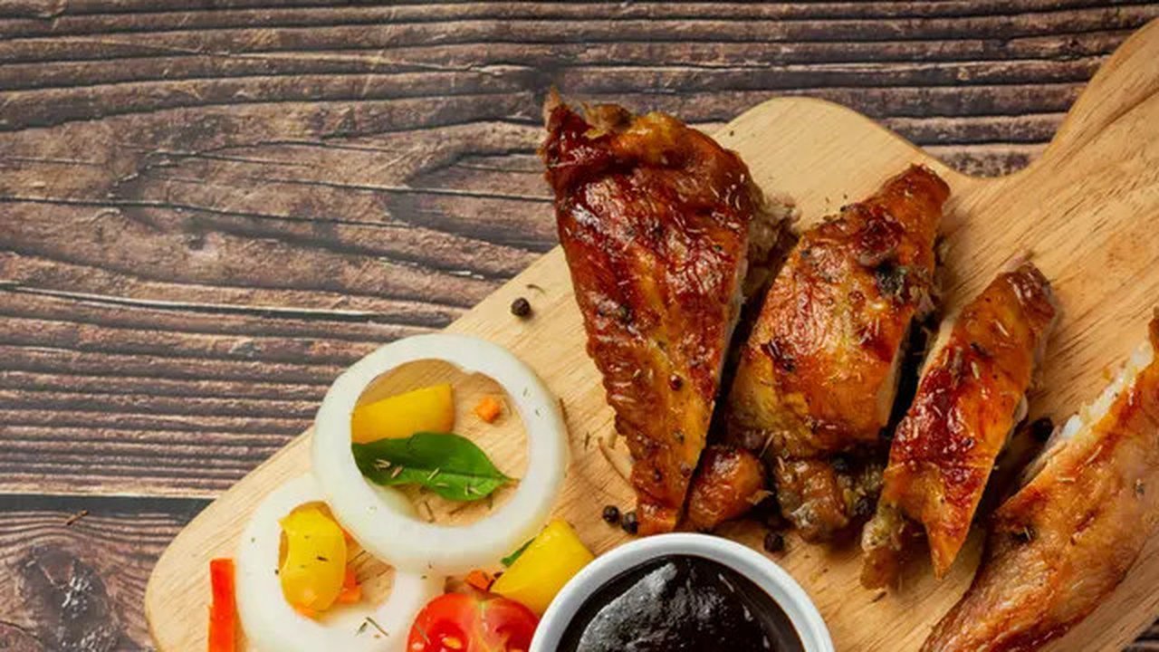 Menu ayam bakar (Foto: Freepik.com)