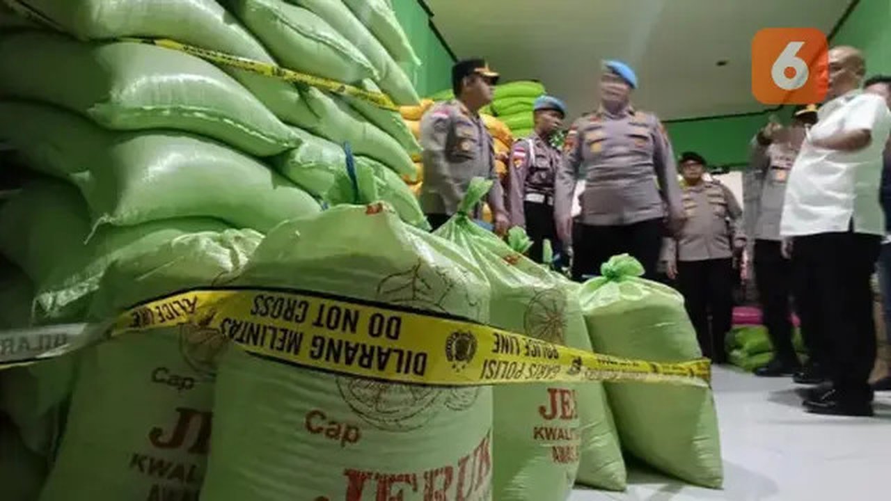 Barang bukti beras yang disita polisi. (Liputan6.com/Ola Keda)