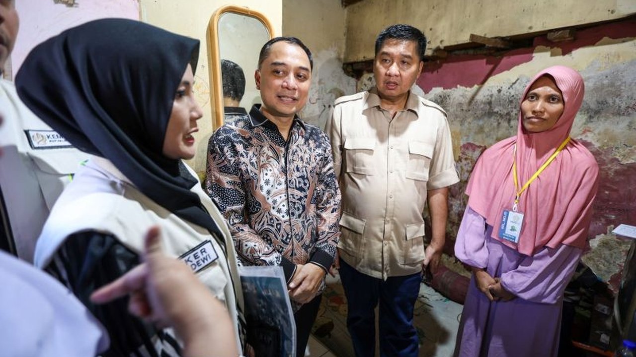 Menteri PKP Maruarar Sirait mengapresiasi Wali Kota Surabaya Eri Cahyadi atas kolaborasi cepat dalam program Bantuan Stimulan Perumahan Swadaya (BSPS). Simak bagaimana respons kilat ini membantu ribuan rumah tidak layak huni!