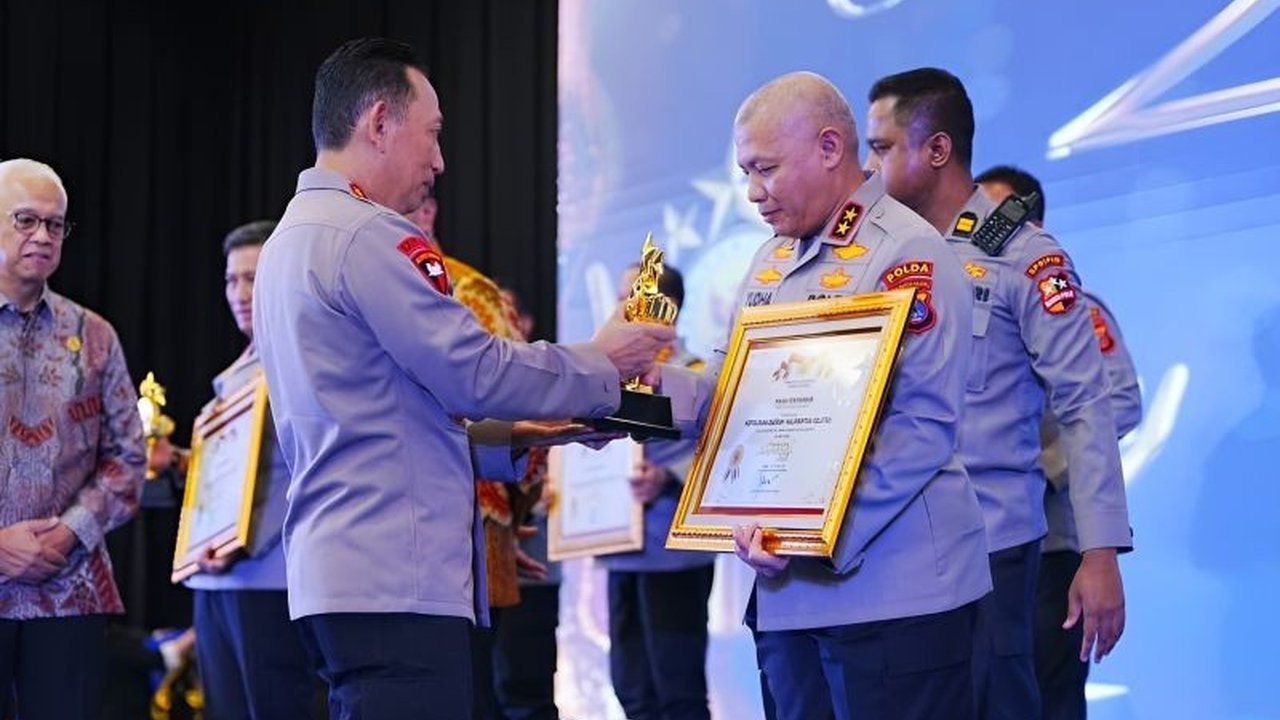 Kapolri Jenderal Listyo Sigit Prabowo menegaskan Kompolnas Awards 2025 adalah bukti Polri terbuka terhadap kritik. Acara ini juga memacu peningkatan layanan publik, penasaran siapa saja penerima penghargaannya?