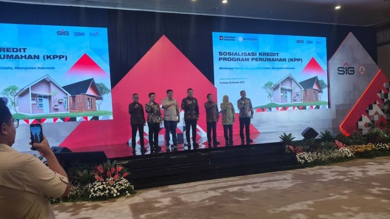 Menteri PKP Maruarar Sirait mendesak kepala daerah permudah pengurusan Rumah Subsidi MBR, menyoroti rendahnya realisasi di Jatim dan potensi besar yang belum tergarap.