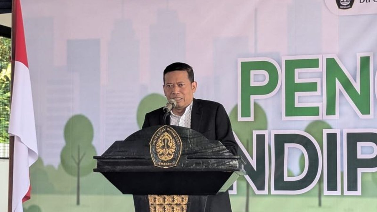 Universitas Diponegoro (Undip) resmi mencanangkan Gerakan Zero Waste Undip, mengubah sampah kampus menjadi sumber daya baru melalui inovasi daur ulang. Bagaimana Undip menjadi percontohan nasional?