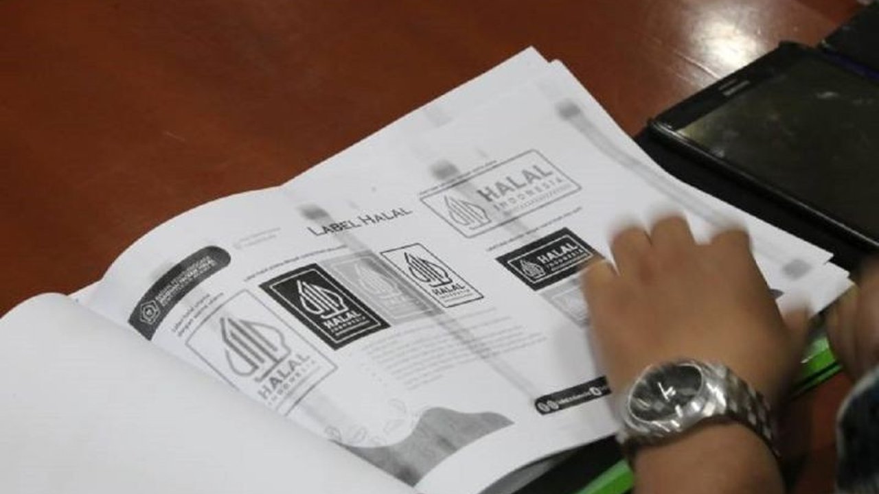 MUI Kota Tangerang membuka pendaftaran sertifikasi halal gratis bagi UMKM, tawarkan jaminan produk dan akses pasar lebih luas. Siapkah UMKM Tangerang naik kelas dengan legalitas ini?