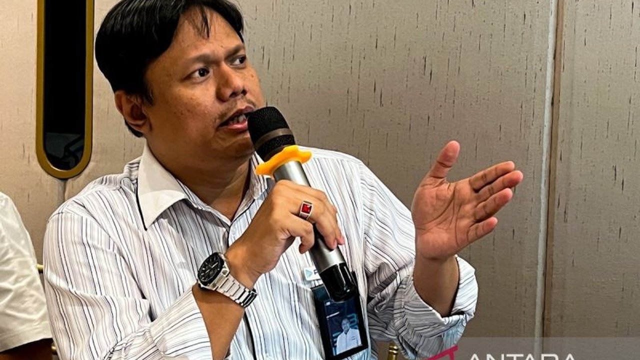 Pelni Tanjung Priok memastikan kesiapan armada Nataru 2025/2026 dengan sembilan kapal laik laut dan peningkatan layanan. Bagaimana Pelni menjamin kelancaran perjalanan Anda?