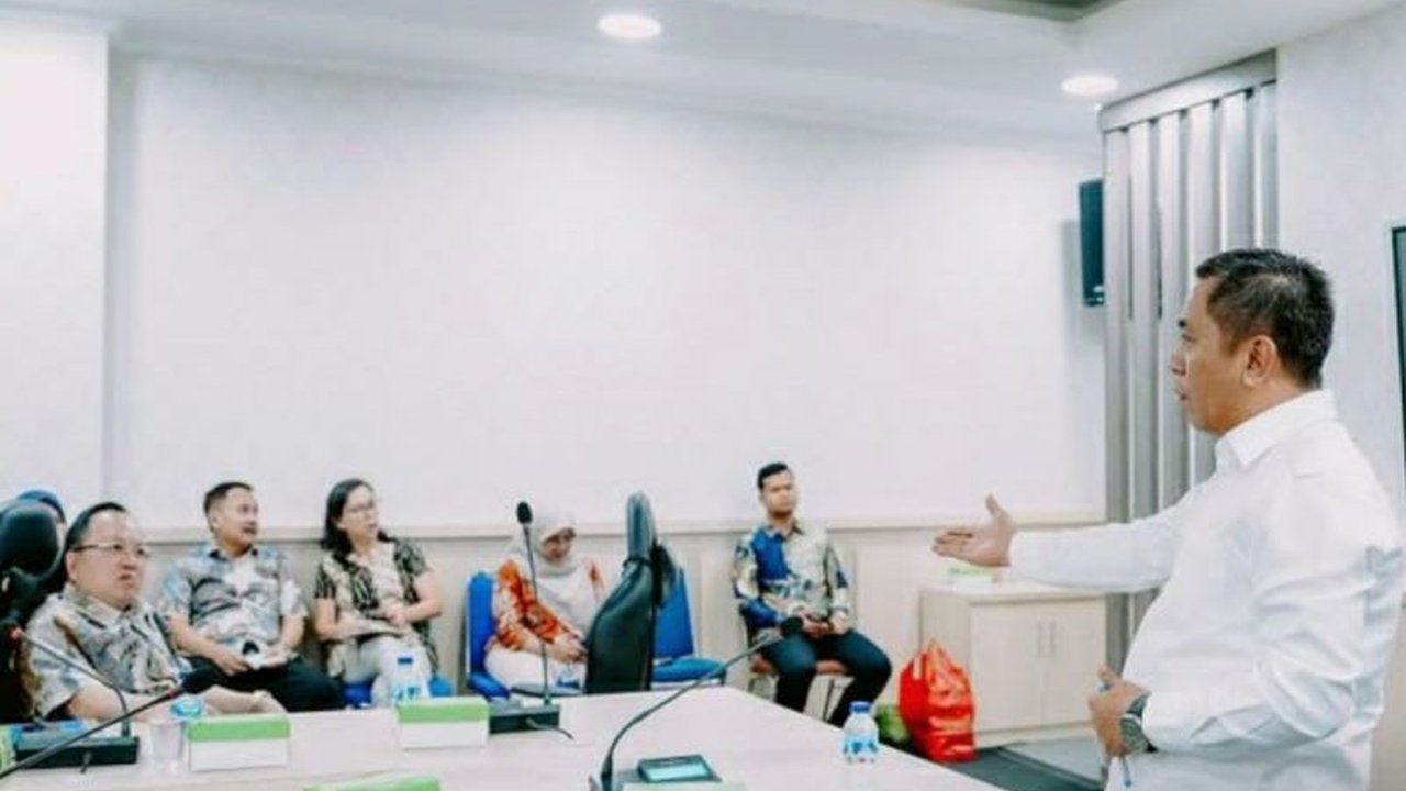 Pemerintah Kabupaten Karawang memperluas Akses Keuangan UMKM Karawang, berkolaborasi dengan OJK dan pemerintah pusat. Langkah ini diharapkan memperkuat ekonomi lokal dan membuka peluang pembiayaan bagi pelaku usaha.