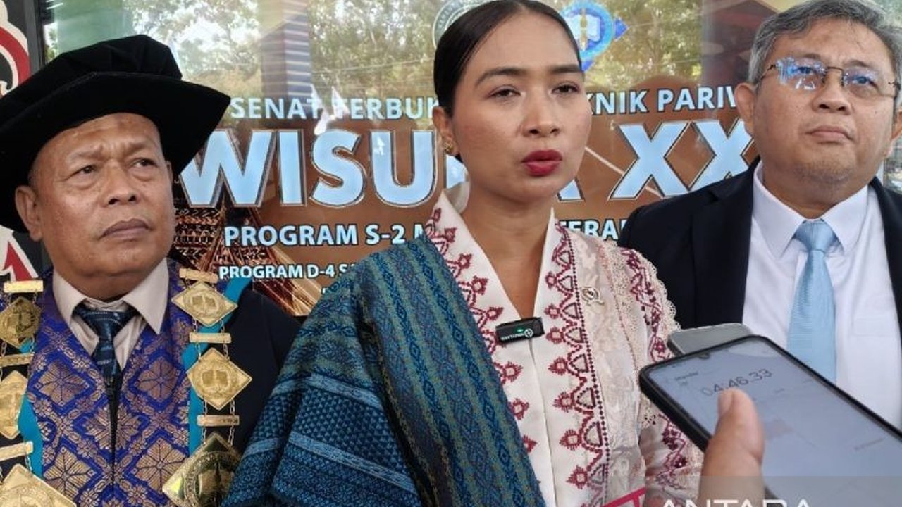 Wakil Menteri Pariwisata Ni Luh Puspa menyoroti peran penting 539 Lulusan Poltekpar Medan dalam menghadapi tantangan global pariwisata, diharapkan jadi pendorong inovasi.