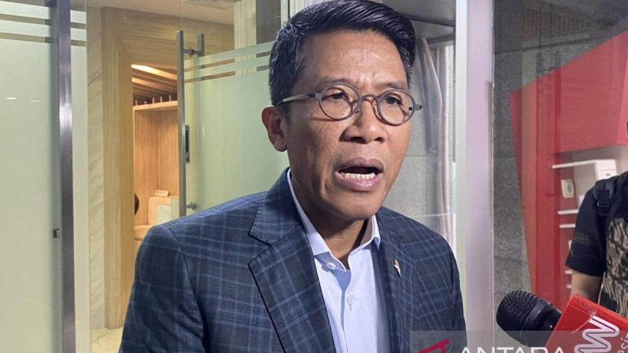 Komisi XI DPR RI menyambut baik Stimulus Ekonomi Terbaru dari pemerintahan Presiden Prabowo Subianto, yang diharapkan mampu menjaga daya beli masyarakat dan menciptakan SDM unggul. Simak detailnya!