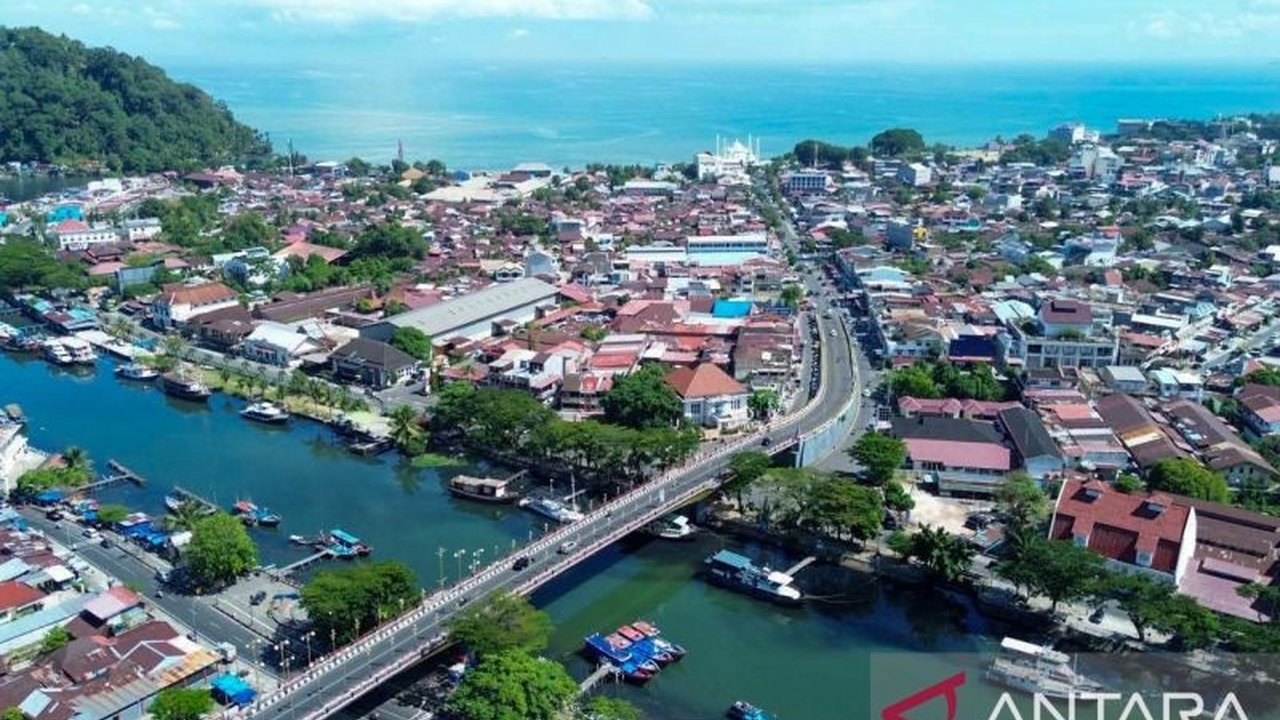 Pemerintah Kota Padang menargetkan Kota Tua Padang sebagai destinasi wisata bersejarah unggulan pada 2026. Revitalisasi ini diharapkan meningkatkan ekonomi dan citra pariwisata Sumbar.