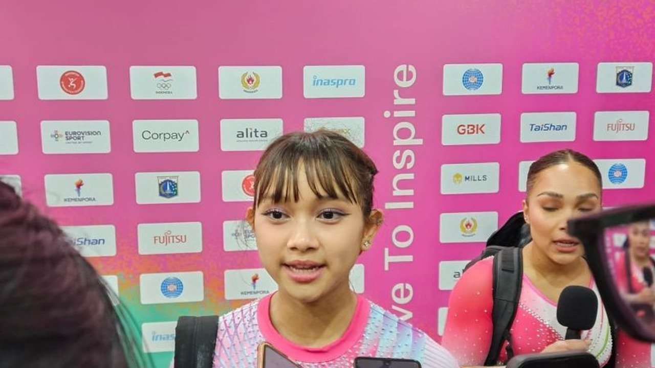 Pesenam muda Indonesia, Alarice Mallica Prakoso, siap mengukir sejarah debutnya di Kejuaraan Dunia Senam Artistik 2025 Jakarta. Simak persiapannya dan nomor andalan yang membuatnya percaya diri!