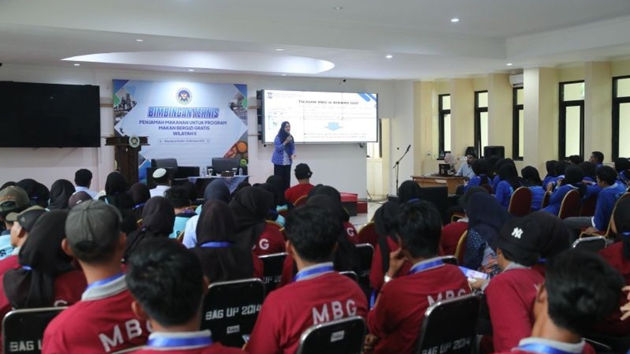 Pemerintah Kabupaten Kepulauan Seribu menggelar Pelatihan Penjamah Makanan bagi 120 relawan MBG untuk memastikan makanan yang disajikan higienis dan bergizi. Apa saja fokus utamanya?