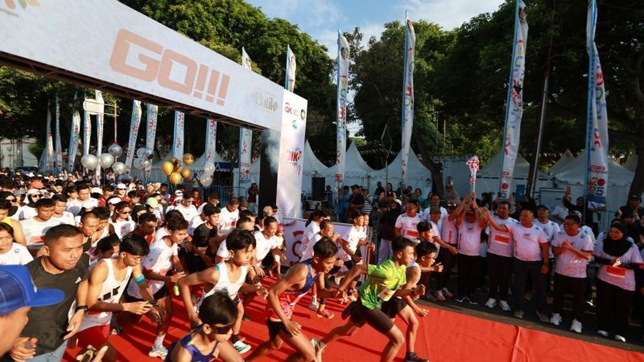 OJK Jember dan Pemkab Banyuwangi sukses menggelar BIK Run Banyuwangi 2025, ajang seru yang edukatif untuk meningkatkan literasi dan inklusi keuangan masyarakat.