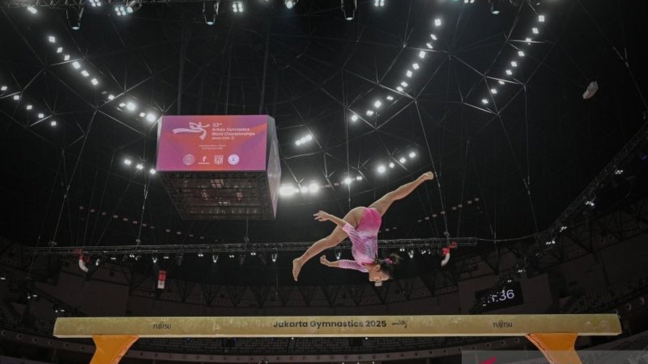 Kejuaraan Dunia Senam 2025 Jakarta siap digelar, menandai sejarah baru bagi Indonesia sebagai tuan rumah. Siapa saja bintang yang akan bersinar di tengah absennya Simone Biles?