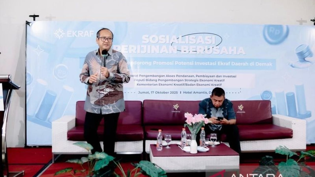 Kementerian Ekonomi Kreatif (Kemenparekraf) mengedukasi pegiat ekraf Demak tentang pentingnya Izin Usaha. Langkah ini krusial untuk memperkuat daya saing di pasar domestik dan global.