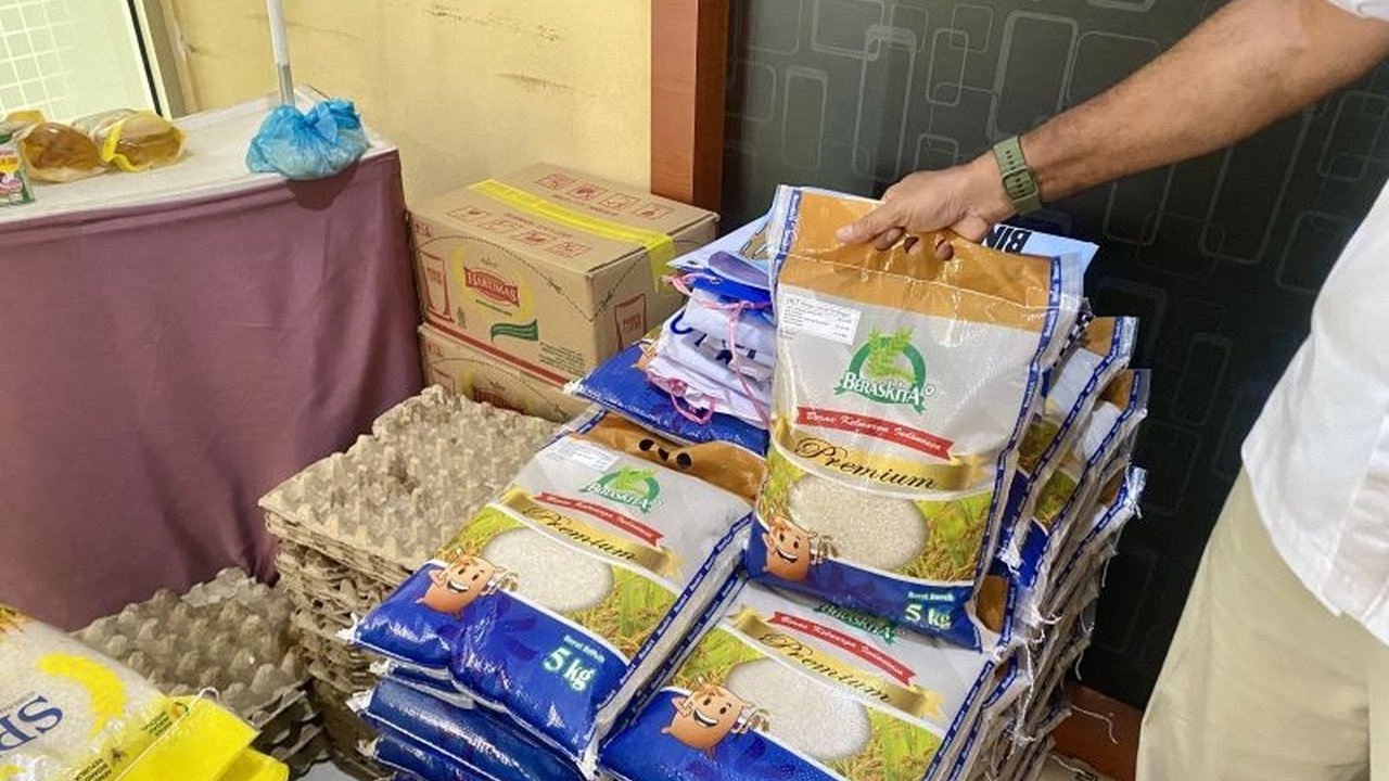 Perum Bulog Batam telah mencapai 22,6 persen realisasi penyaluran beras SPHP dari target tahunan, menunjukkan upaya menjaga stabilitas harga pangan di tengah tantangan preferensi beras premium.