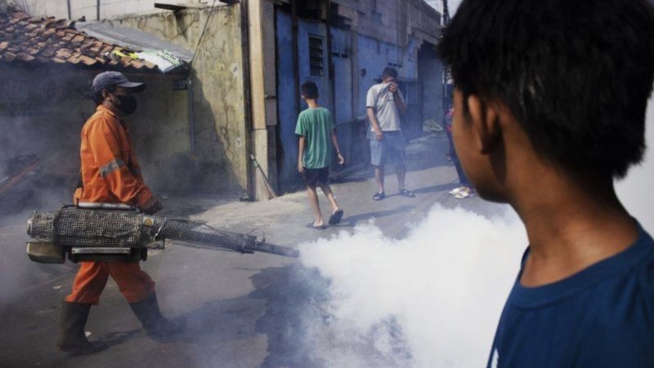 Pemerintah Kota Jakarta Selatan menargetkan 10.000 pelajar SD menerima Vaksinasi DBD Pelajar Jaksel merek Qdenga dalam dua tahap, sebagai langkah strategis menekan angka kasus Demam Berdarah Dengue yang masih menjadi ancaman.