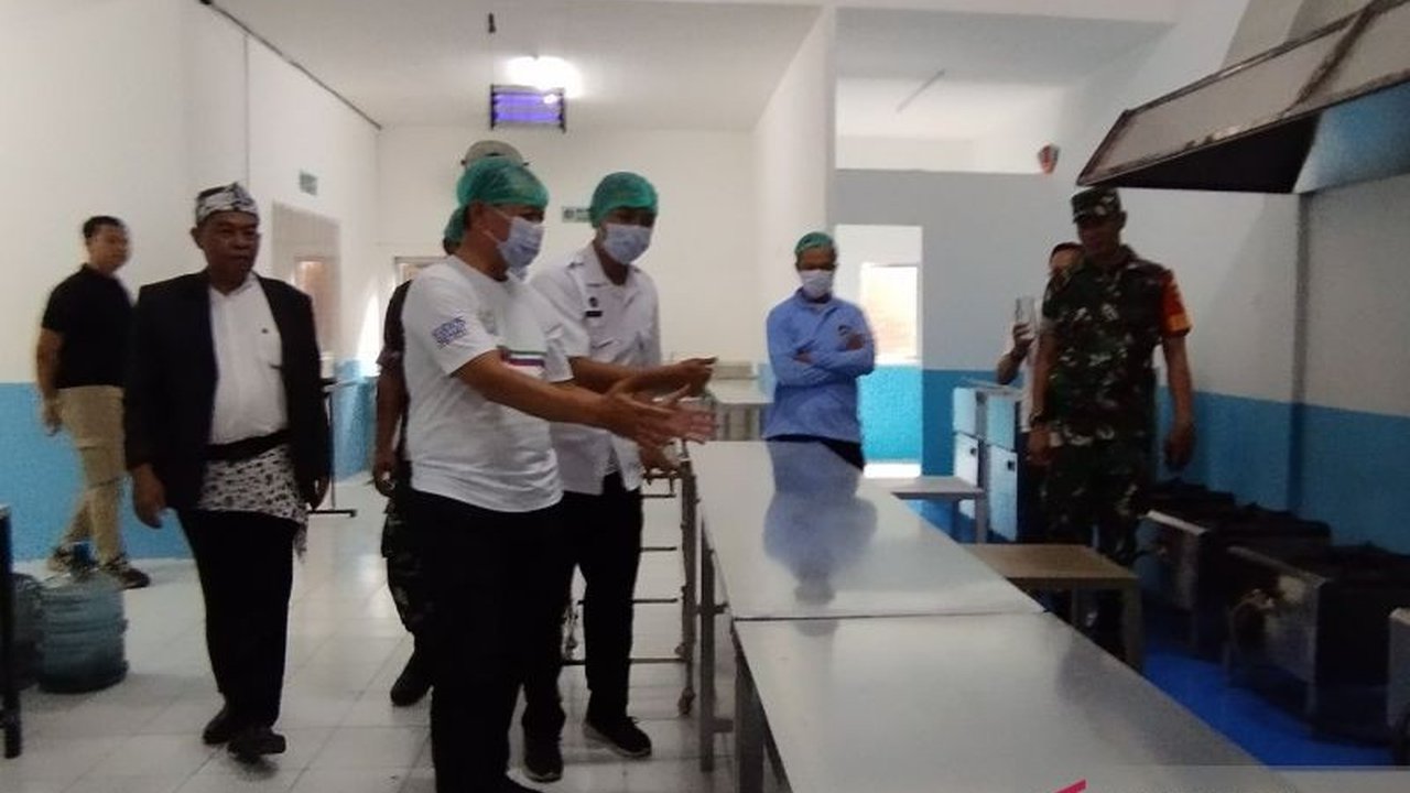 Kabupaten Kudus memperluas jangkauan Program Makan Bergizi Gratis (MBG) dengan 21 SPPG beroperasi, menargetkan 81 SPPG hingga akhir tahun untuk generasi emas Indonesia.