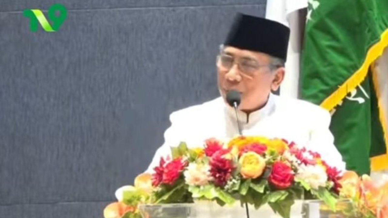 Ketua Umum PBNU Gus Yahya Cholil Staquf menegaskan kemarahan santri terhadap tayangan Trans7 dipicu serangan identitas, bukan isu pesantren atau NU. Simak selengkapnya!