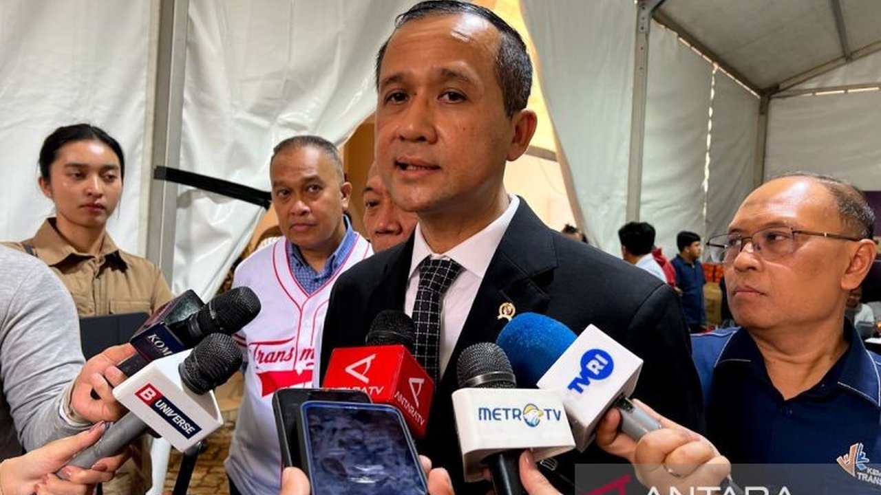 Menteri Transmigrasi Muhammad Iftitah Sulaiman Suryanagara mendesak Revisi UU Transmigrasi 2009 demi ekonomi inklusif, berkelanjutan, dan kesejahteraan masyarakat daerah.