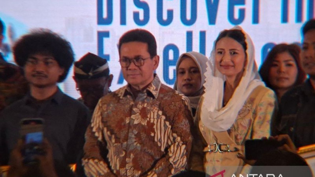 Menteri Perdagangan mengungkap lima negara dengan Transaksi TEI 2025 terbanyak, dengan India di posisi teratas. Penasaran negara mana lagi yang mendominasi ekspor Indonesia?