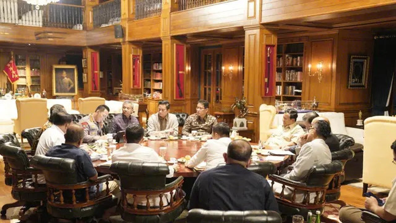 Prabowo rapat kabinet di Hambalang (Liputan6.com/Biro Pers Istana)