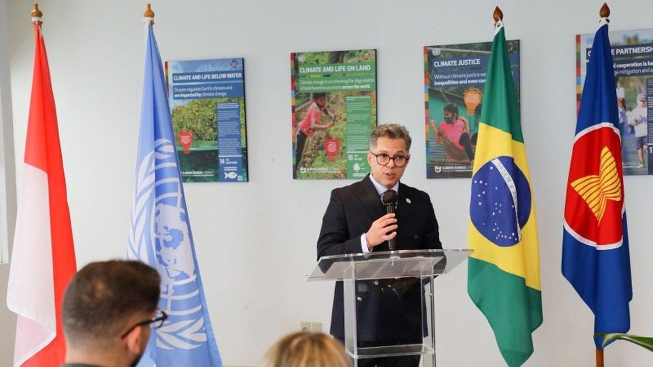 Indonesia dan Brasil bersinergi mendorong Tropical Forest Forever Facility (TFFF) sebagai solusi pembiayaan inovatif untuk melestarikan hutan tropis global dan keanekaragaman hayati. Apa peran skema ini dalam mengatasi kesenjangan pendanaan iklim?