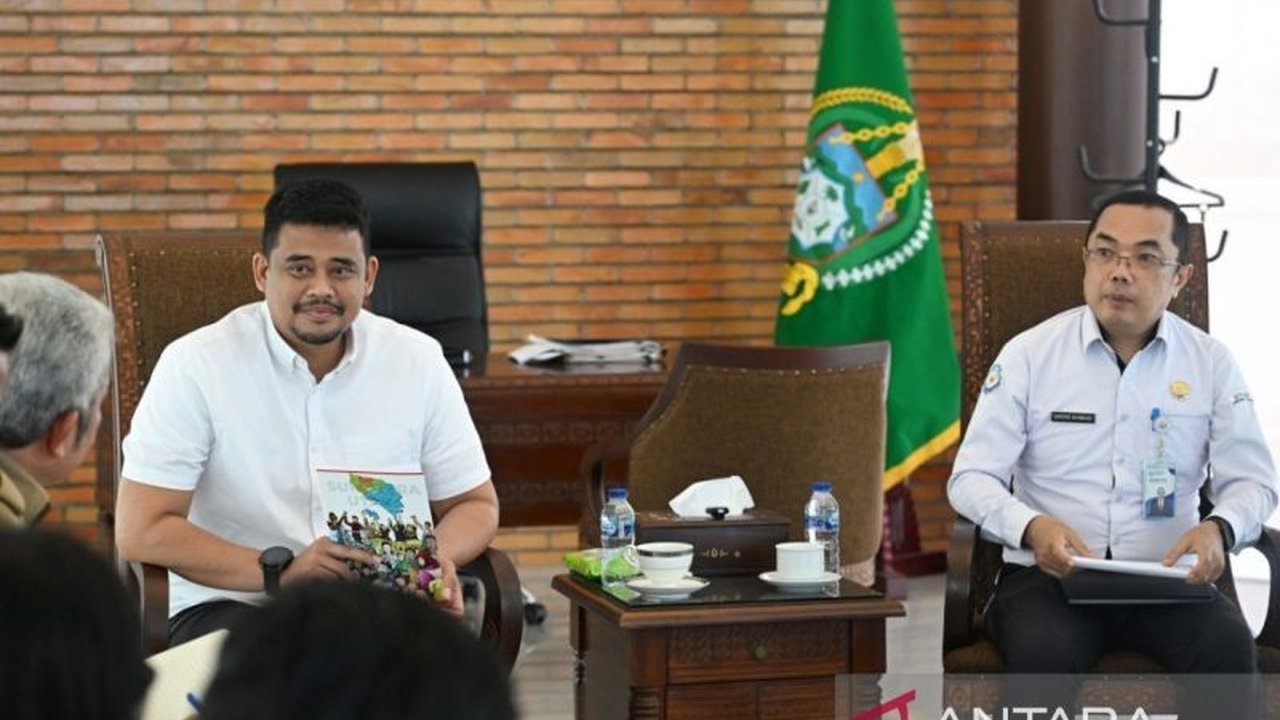 Gubernur Sumut Bobby Nasution menekankan pentingnya kolaborasi lintas sektor untuk meningkatkan kesejahteraan nelayan di Sumut, terutama dalam mengatasi persoalan perizinan dan potensi kelautan yang besar.