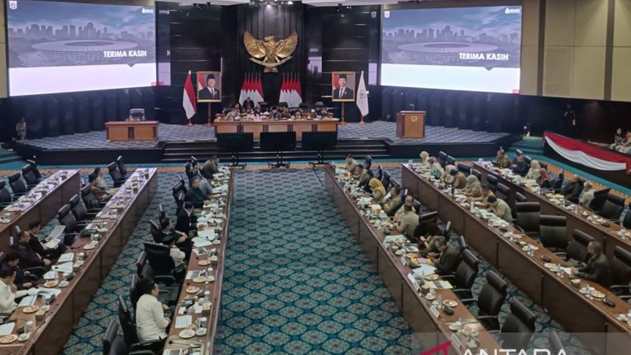 Anggaran Pendapatan dan Belanja Daerah (APBD) DKI Jakarta untuk tahun 2026 mengalami penurunan signifikan menjadi Rp81,2 triliun. Apa yang menyebabkan APBD DKI 2026 Turun drastis dari kesepakatan awal?