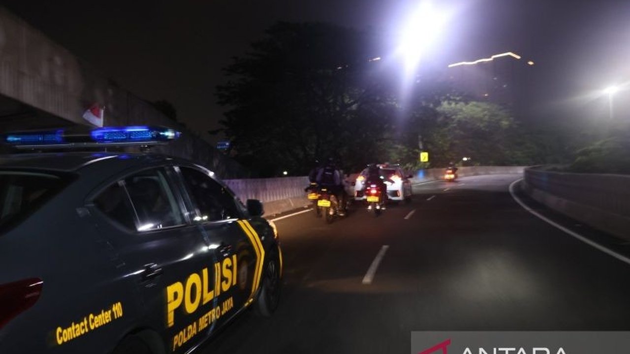 Polda Metro Jaya terus menggelar Patroli Malam Polda Metro Jaya secara rutin untuk menjaga kamtibmas di Jakarta. Bagaimana kegiatan ini memberikan rasa aman bagi warga?