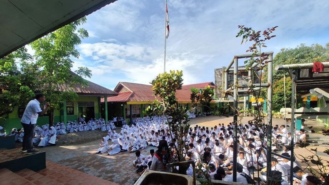Densus 88 Antiteror Polri gencar **cegah radikalisme** dengan edukasi 600 pelajar MTs Negeri Ambon. Mereka diajari kritis bermedia sosial dan pentingnya ketahanan ideologi. Bagaimana Densus 88 melakukannya?