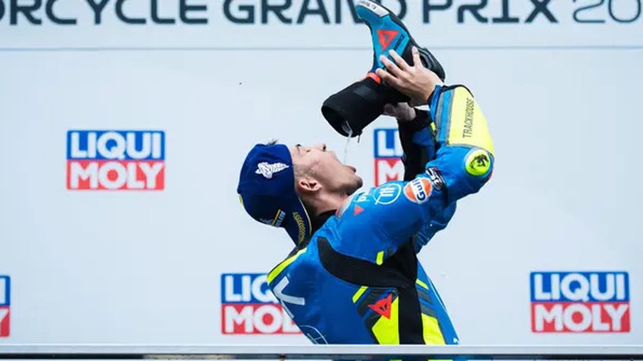 Raul Fernandez saat finis pertama pada balapan MotoGP Australia 2025. (X/Trackhouse)